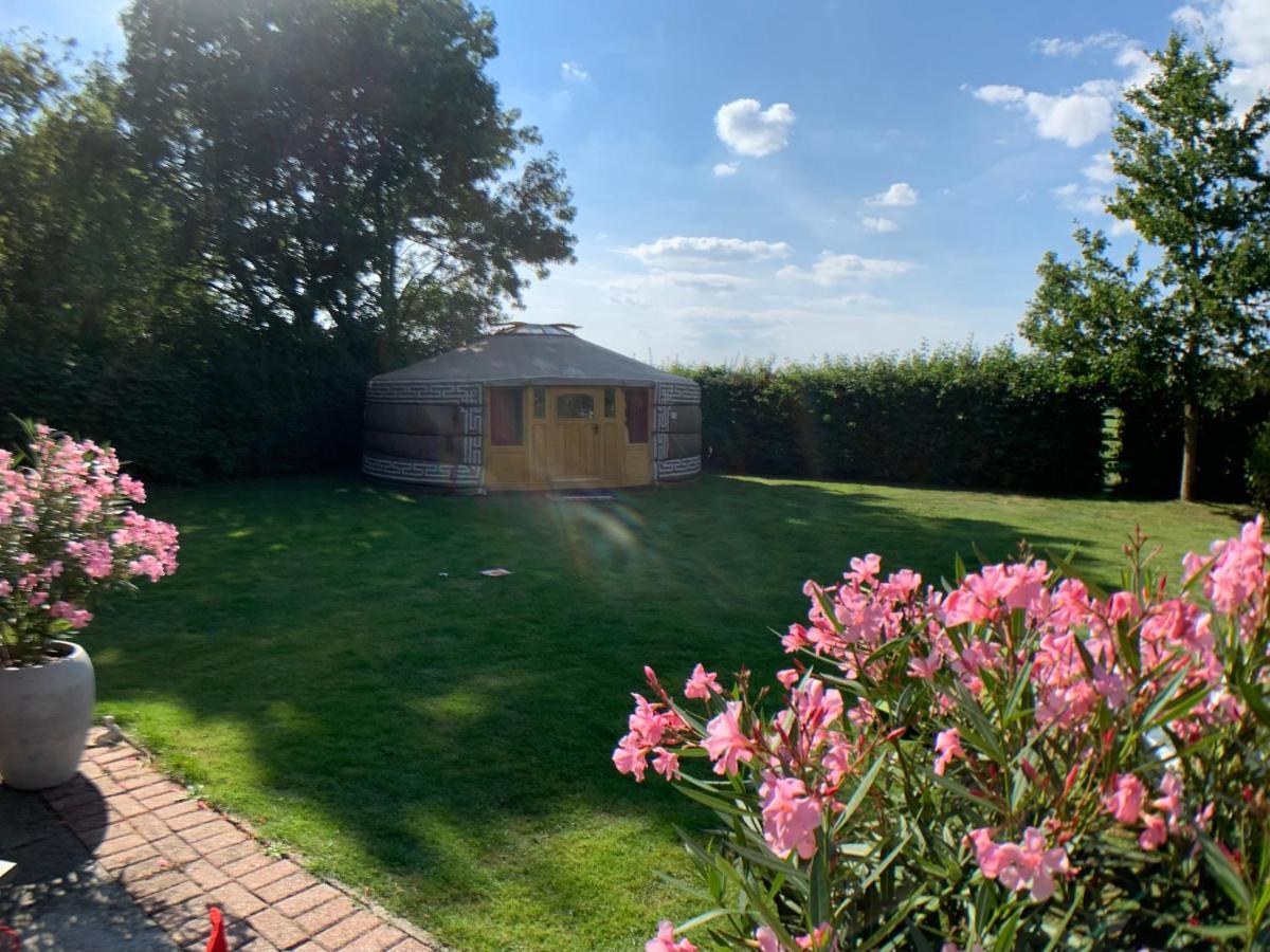 Overnachten In Een Luxe Yurt! Zonnemaire Exterior photo